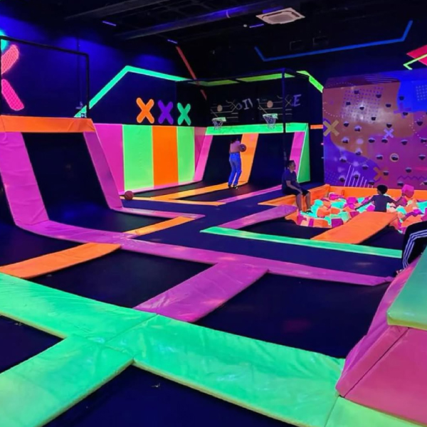 Trampolines - Neón Park
